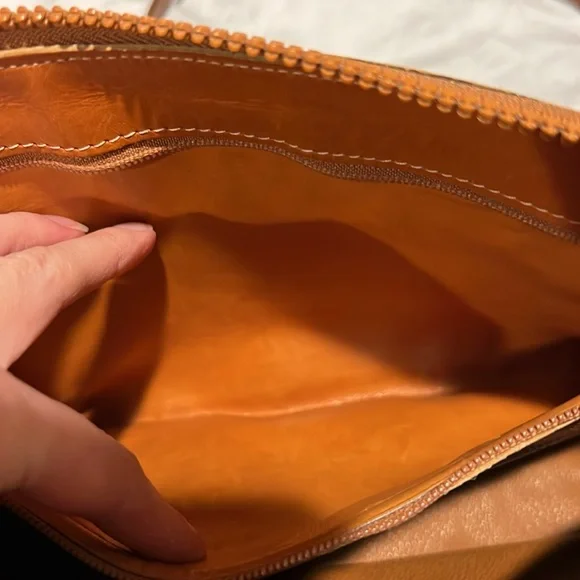 Vintage Green Dooney & Bourke Crossbody Bag - Picture 10 of 17